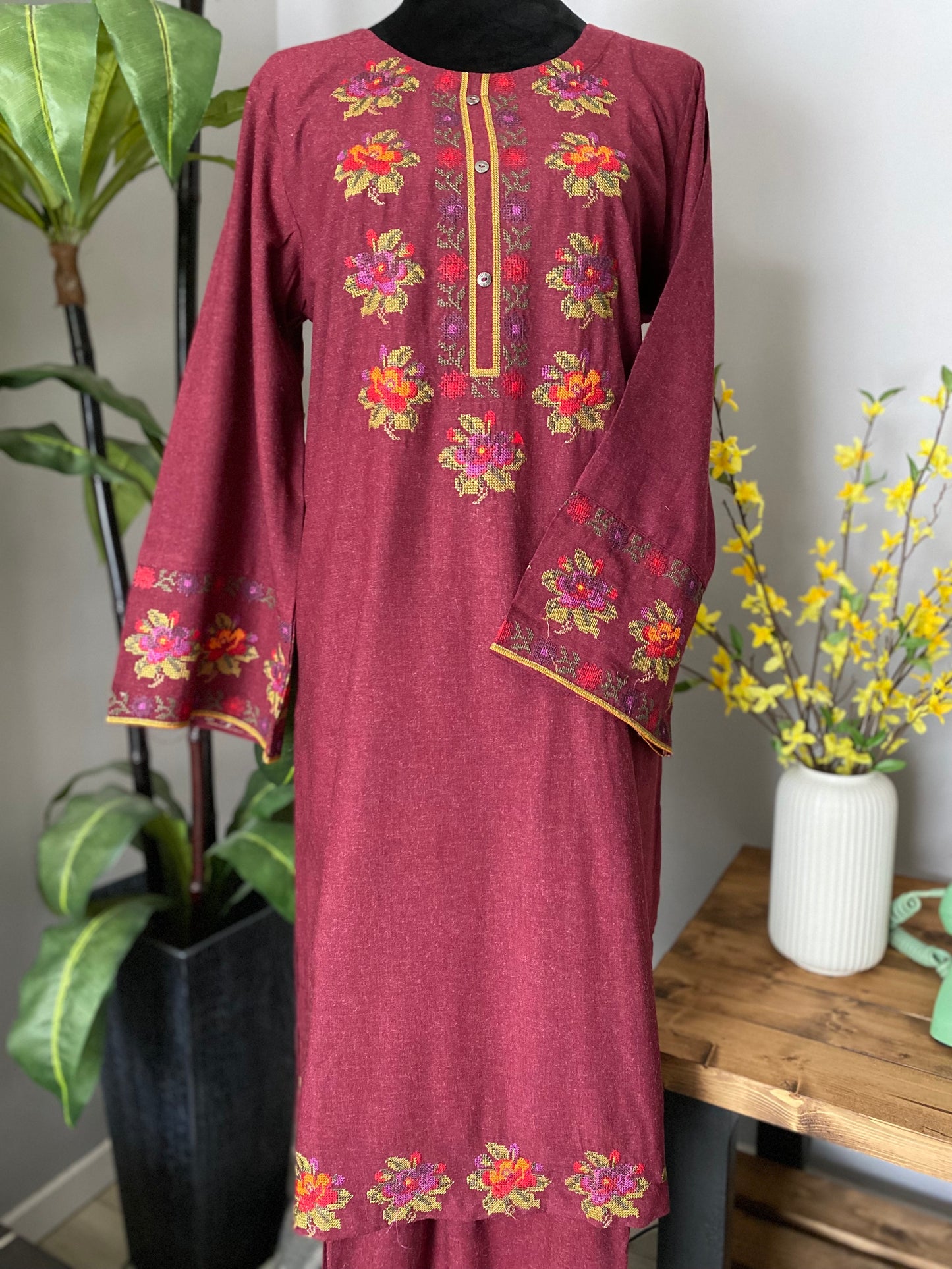 Embroidered Woolen Marina 2-piece MAROON