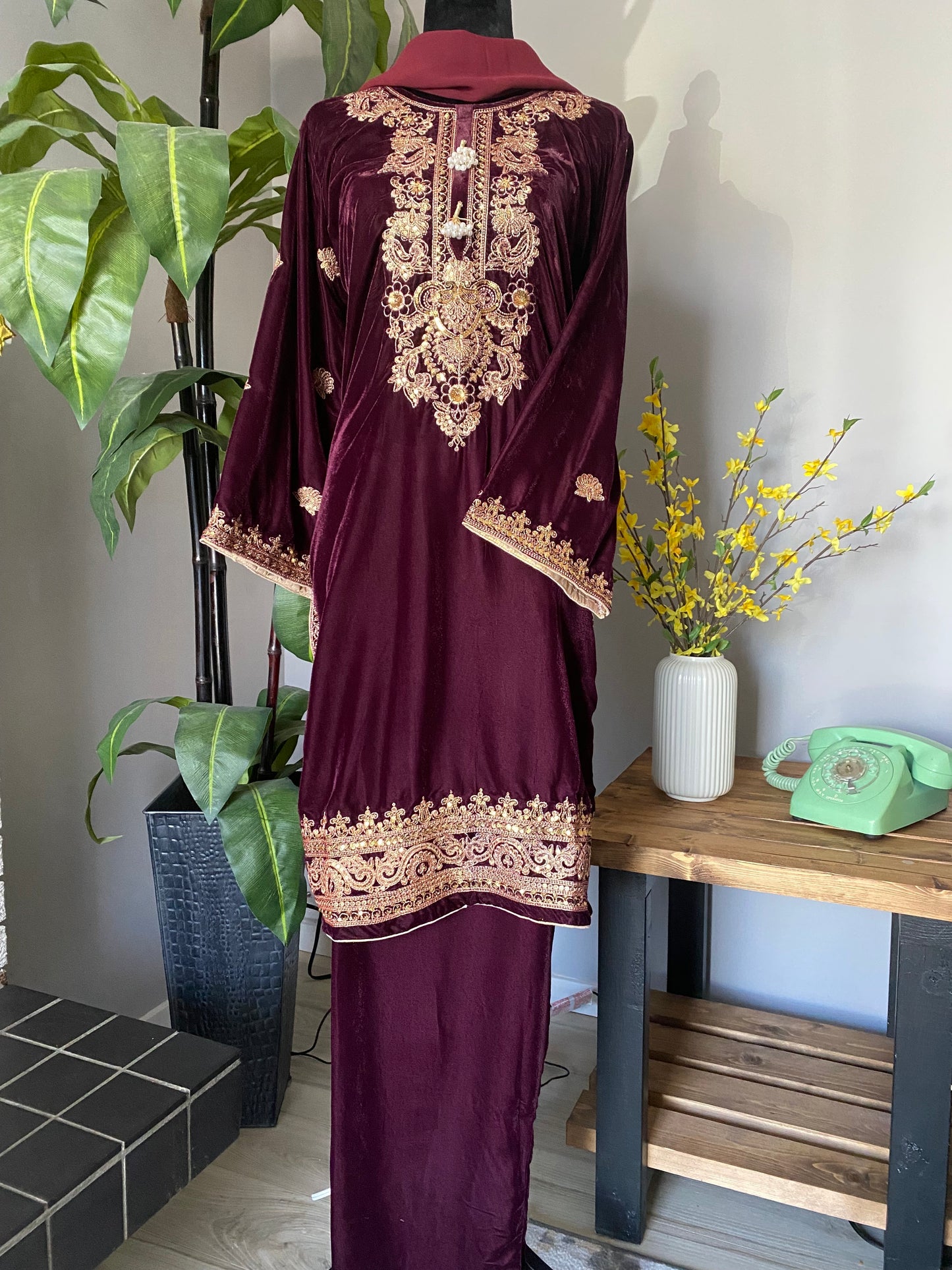 Embroidered Velvet 3-piece MAROON