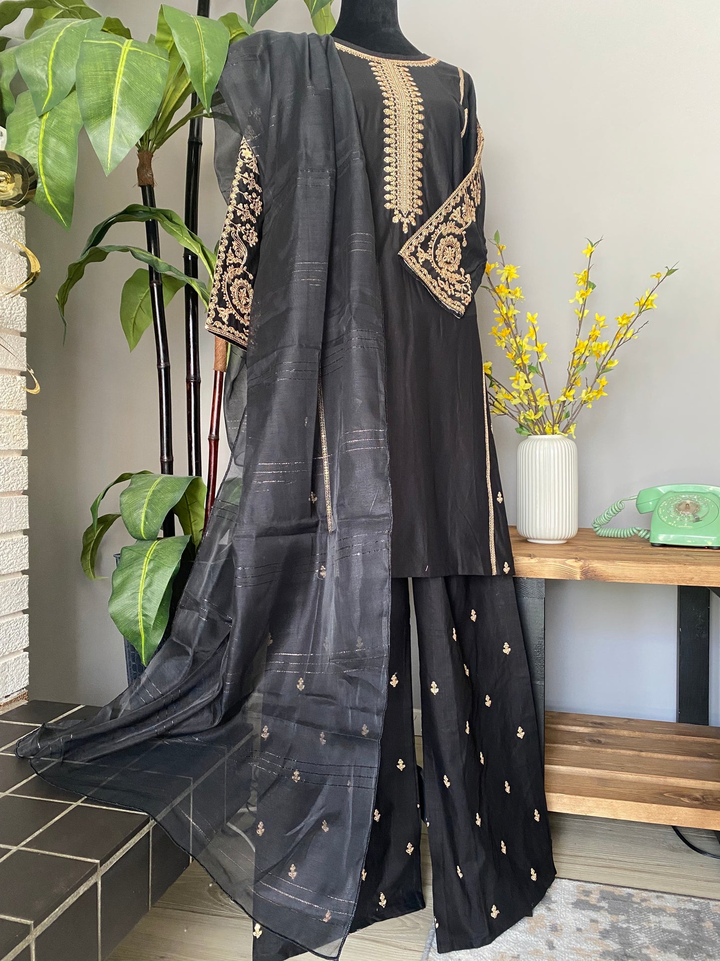 Embroidered Cotton 3-piece BLACK