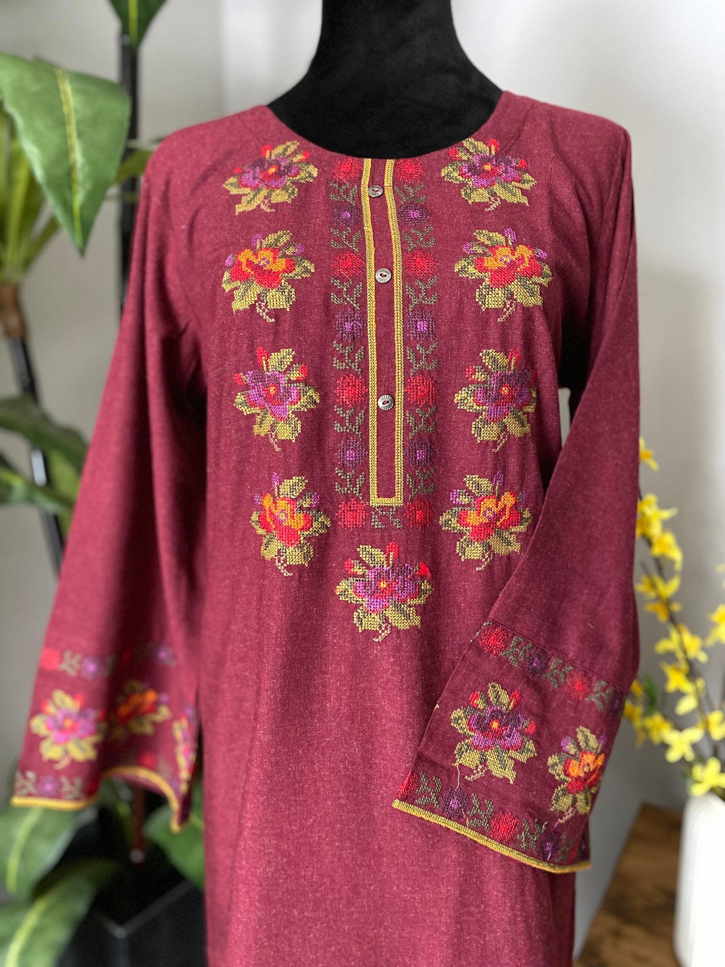 Embroidered Woolen Marina 2-piece MAROON