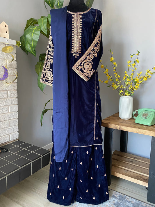 Embroidered Velvet 3-piece NAVY BLUE
