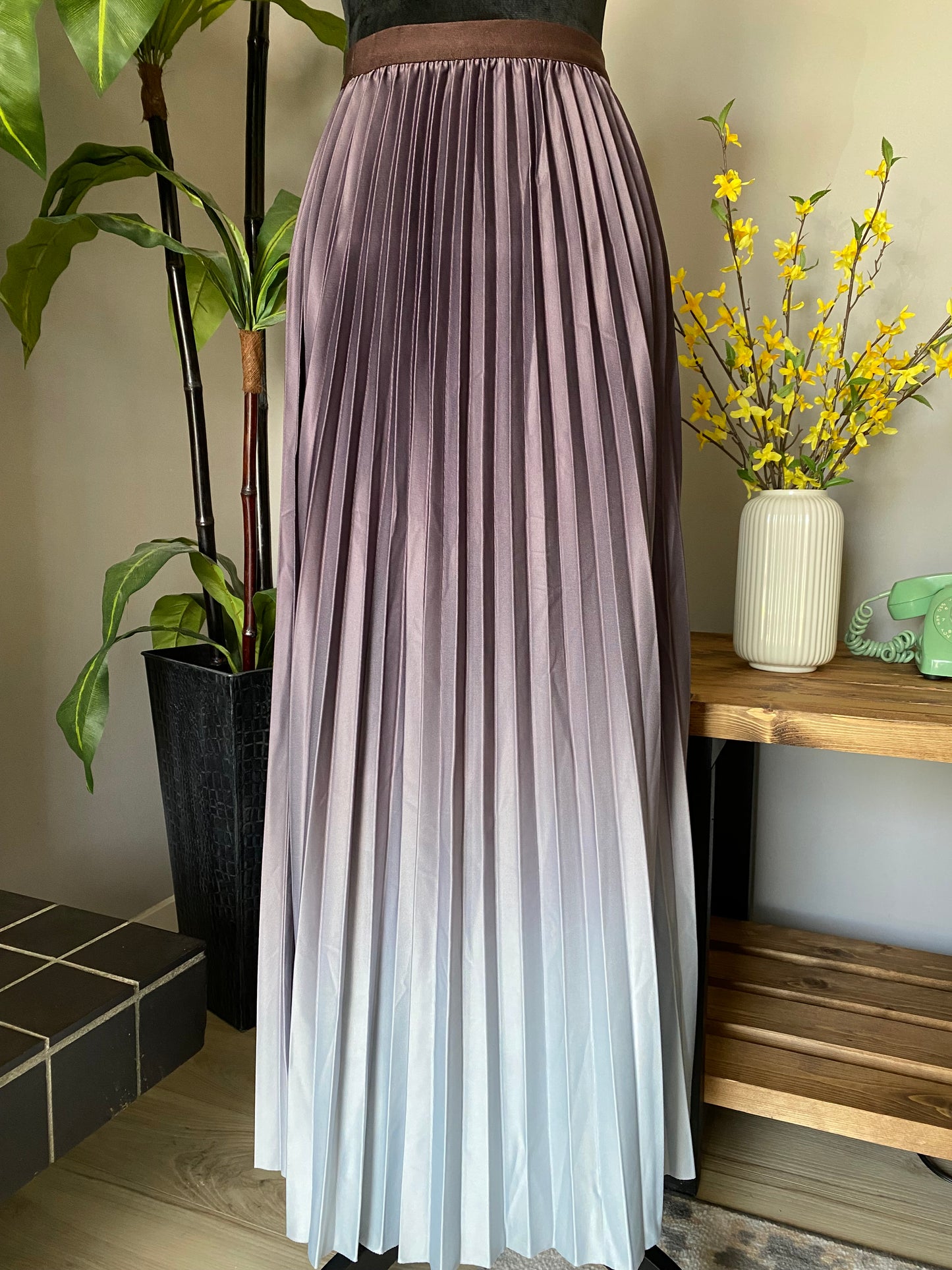 2-tone pleated skirt